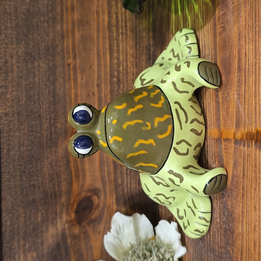 Ganz Frog Shaker "Pati" Whimsical & Cute
